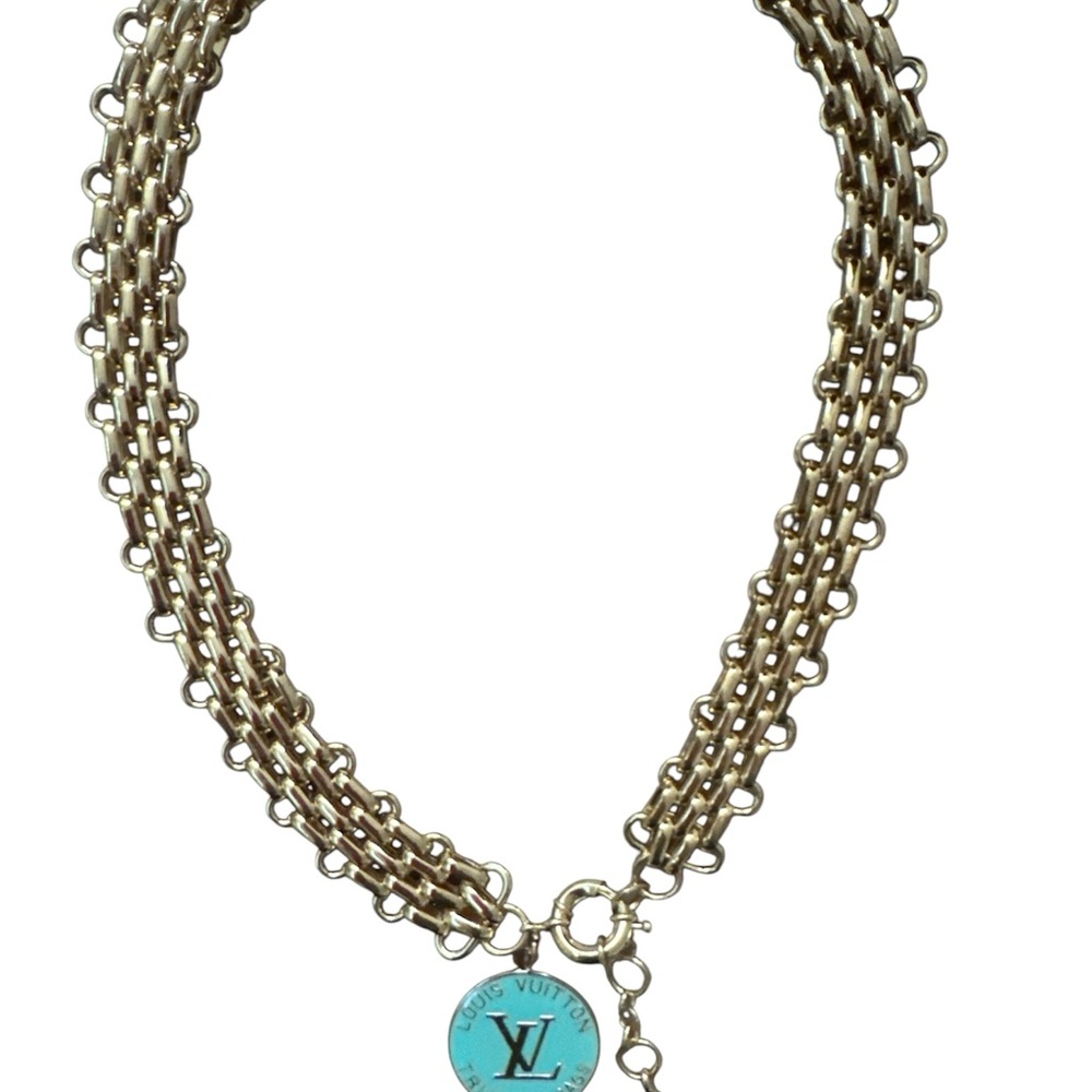 Louis Vuitton zipper pull on a gold tone Chain Necklace with toggle - Picture 7 of 7